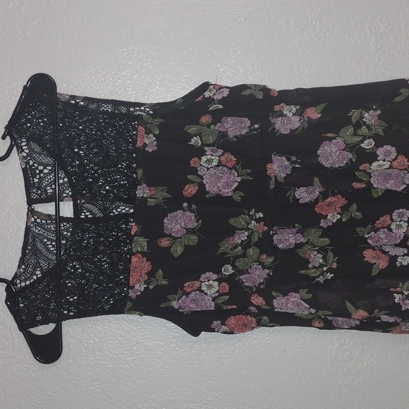 Torrid black floral midi Flowy Lightweight Dress 0/L - Picture 2 of 7